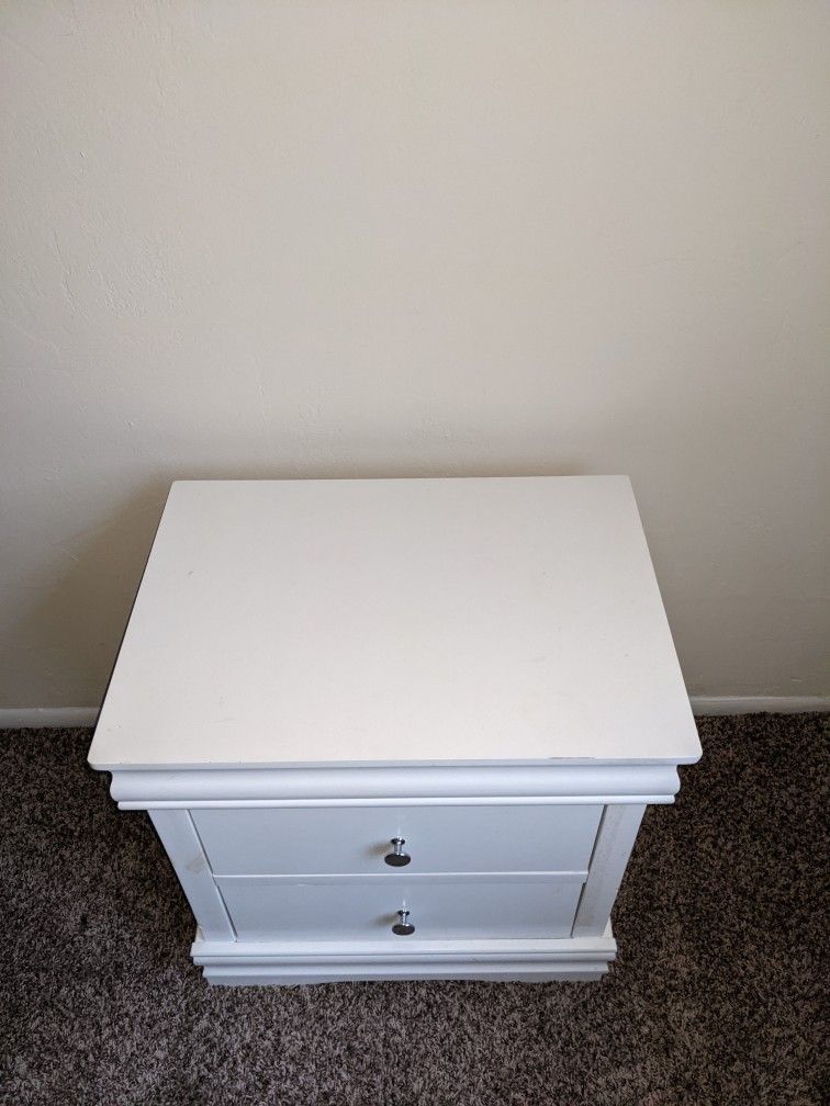 White Dresser With Mirror And Nightstand Combo