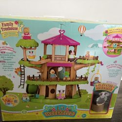 Li’l Woodzeez Toy Treehouse with Elevator 22pc Playset