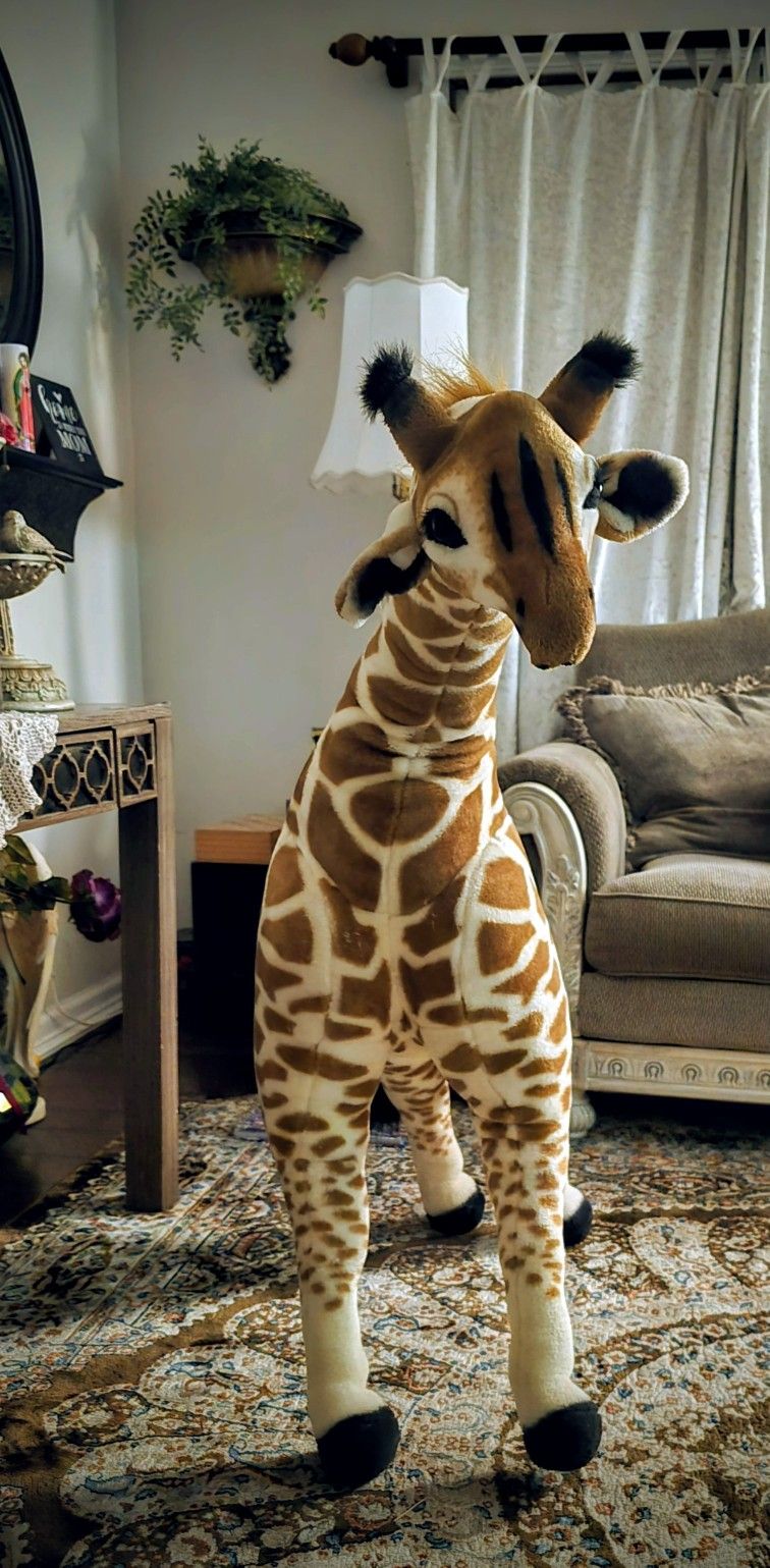4ft Giraffe 🦒 From Melissa & Doug