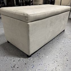 Ottoman White Pattern