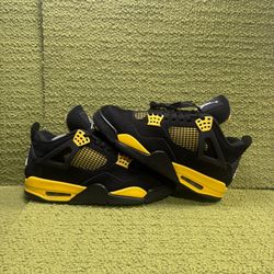 Jordan 4 Yellow Thunders Size 9M