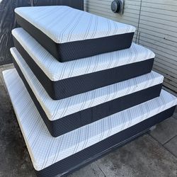 Memory foam mattress on sale.   Queen size memory foam 12”      New mattress sealed in a plastic ☎️🔥📲(213)713-74-89