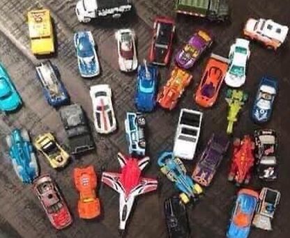 Lot of Cars Hotwheels Matchbox $8 for all