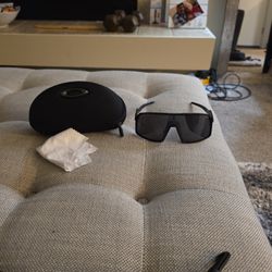 Oakley's black like brand new
