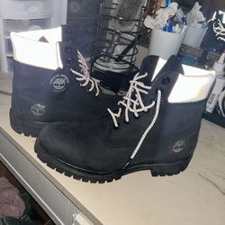 Black timberland *Reflective*