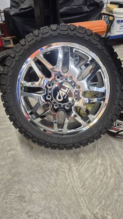 24" Chrome Cali Off Road (Dually)