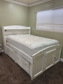 Full size bed with drawers