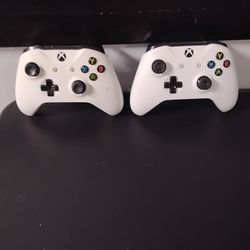 2: White Xbox One Controllers Model # 1708 Great Condition Works Great