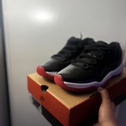 jordan 11s low bred