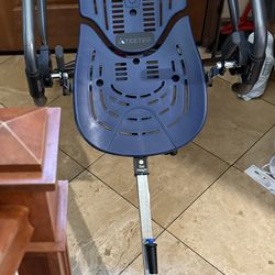 Teeter ComfoTrak w/Betterback Vibration Cushion