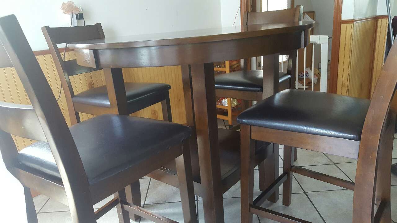 Pub Table