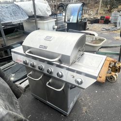 Full Size NexGrill BBQ Great for the Upcoming Season