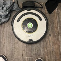 Roomba Vaccum Cleaner 