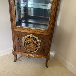 Beautiful Curio Cabinet Antique Louis Style W Bronze Ormalu