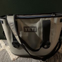 YETI HOPPER 20 - 20 QUART EXTREME PORTABLE SOFT COOLER