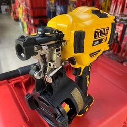 DeWALT DCN45RNB 20V MAX 15 Degree Cordless Coil Roofing Nailer