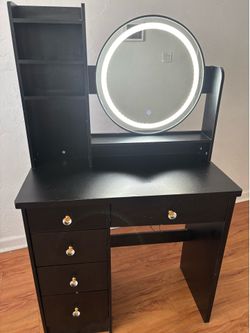 Makeup vanity