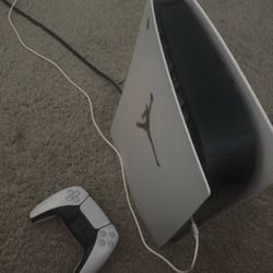 Ps5 Great condition Comes With Spider-Man Miles Morales