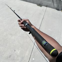 - RHINO Baitcasting Rod 