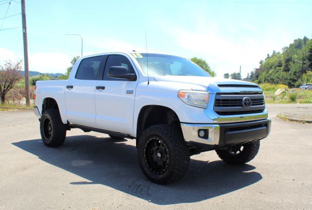 2015 Toyota Tundra CrewMax