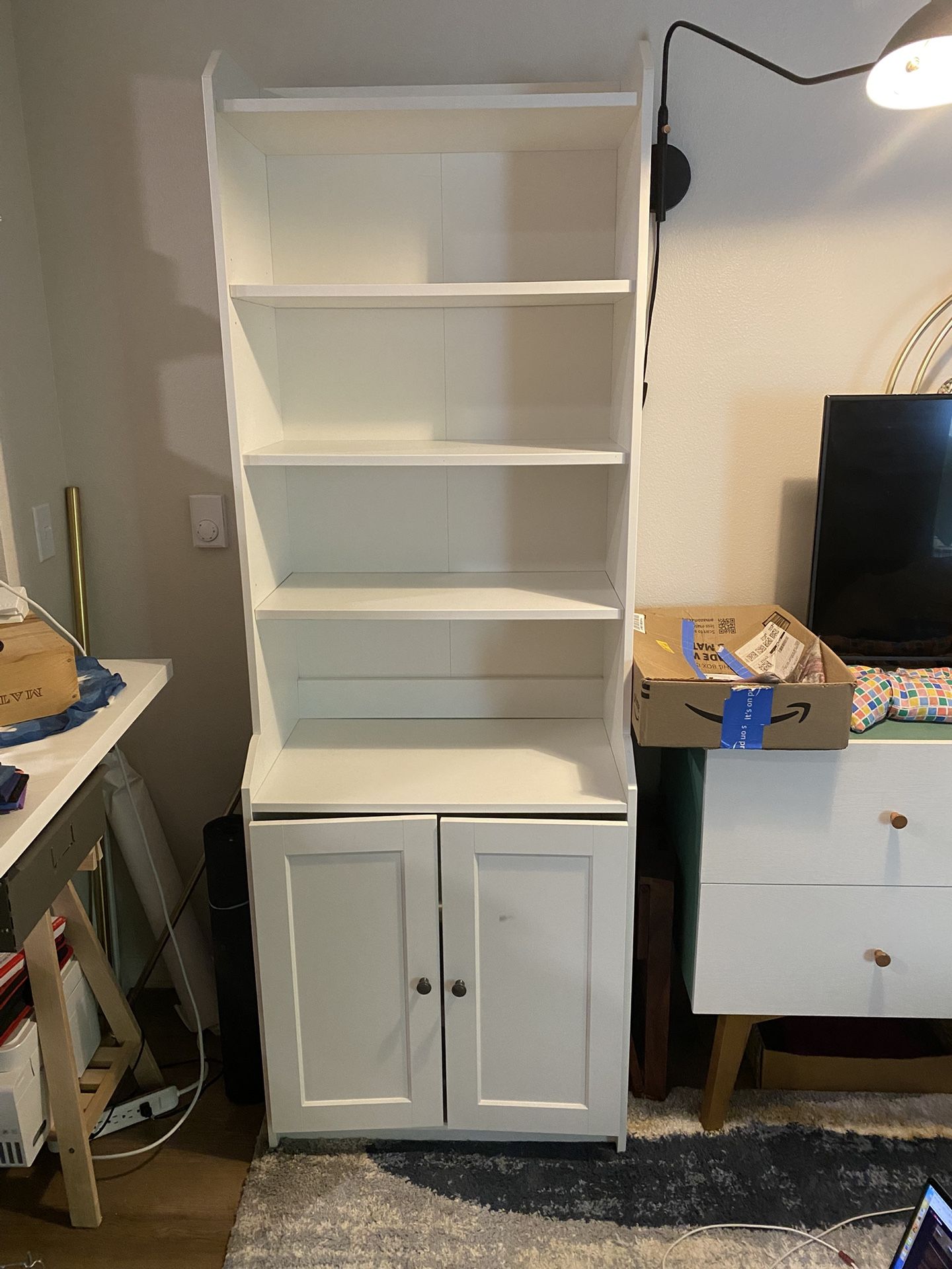 Hauga Bookshelf