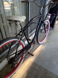 Schwinn Cruiser Bike Black red white