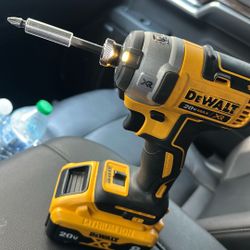 xr impact driver coming with 20v 8ah battery and 6 amp charger 