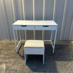 ENTTRY TABLE OR DESK 