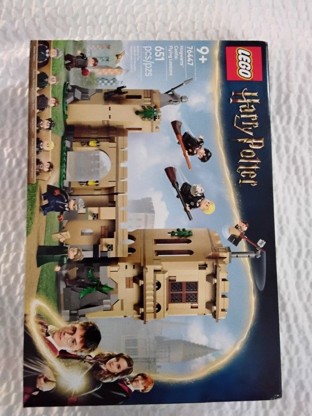 LEGO Harry Potter: Hogwarts Castle Flying Lessons 76447