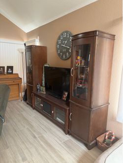 ***Entertainment Center*** 3 Piece