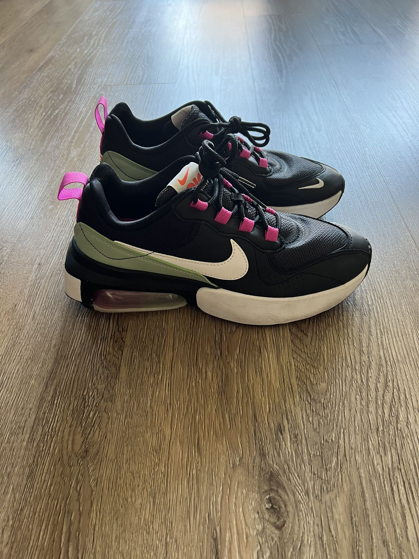 Nike Air Max Verona Women’s Size 8