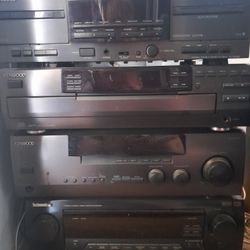 Kenwood 3pc Stereo System w/ speakers