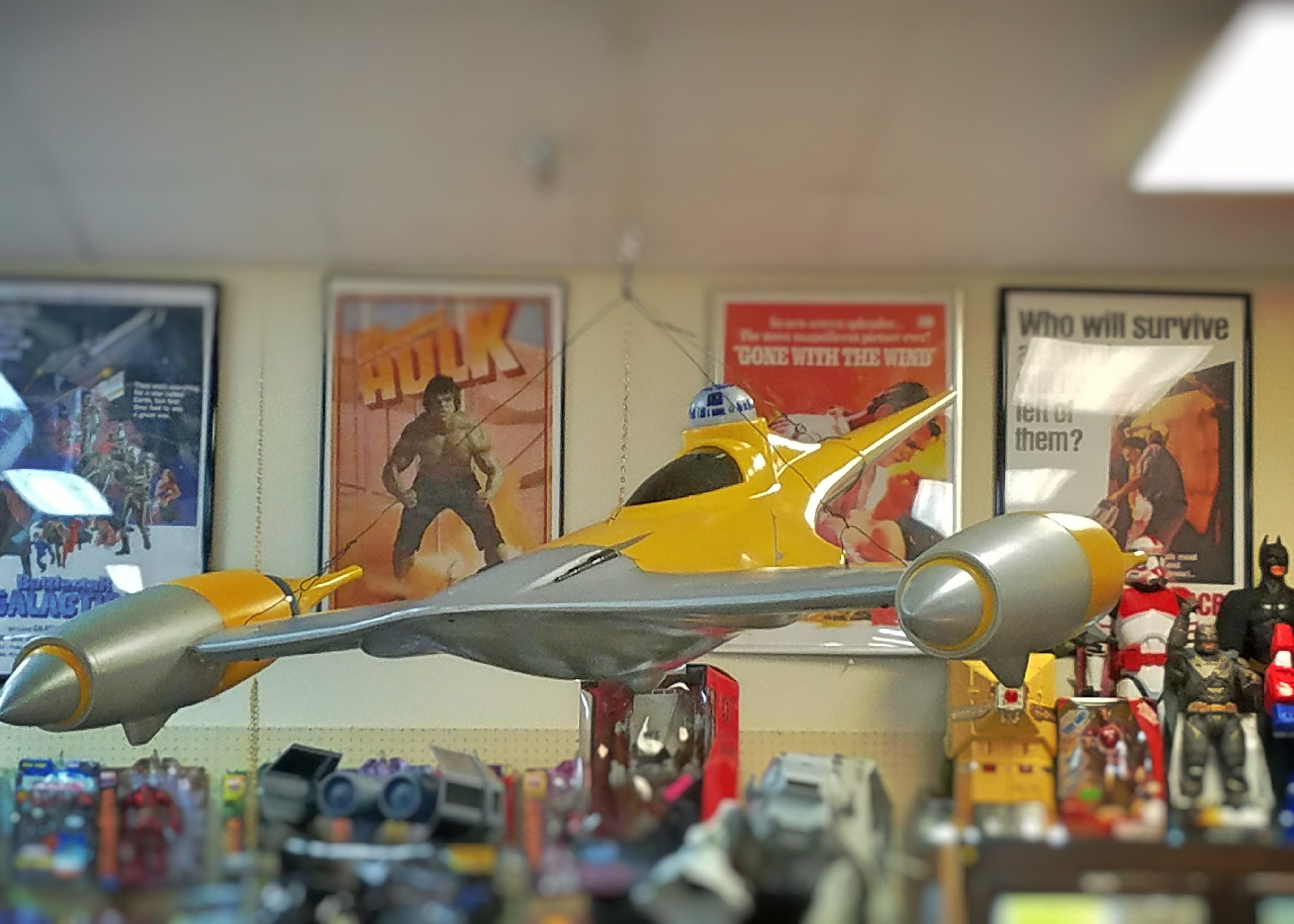 Star Wars Naboo Starfighter Toys R Us Exclusive Display Prop HUGE 6 Feet 8 Inch