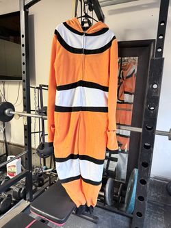 Nemo Halloween Costume (adult small)
