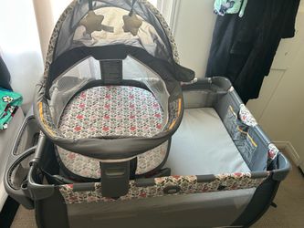 Graco bassinet pack n play
