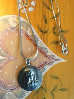 Sterlng Silver round pendant with silver chain / Beautiful shine true Silver Jewelry * 🌿🌺🌿