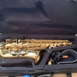 Alto Student Saxophone with Mouthpiece Unknown Brand