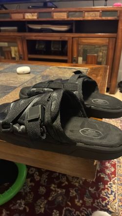 Draco slides ( reps) but hard to tell when wearing very comfortable / washed