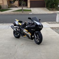 2000 Kawasaki ZX7R