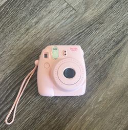 Pink Fujifilm Instax mini 8