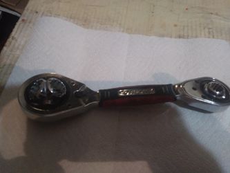 HUSKY 8 WAY RATCHETING WRENCH WITH LIFETIME WARRANTY & WORKS GREAT
