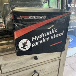 Hydraulic Service Stool