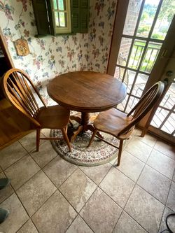 Kitchen table w/2 chairs