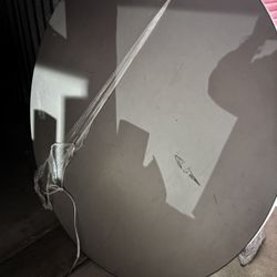 ROUND ALUMINUM FOLDING  TABLE