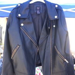 Forever 21 faux leather jacket size 10-12