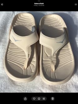 Like New Hoka Sandals Size 7men/8 women -$45