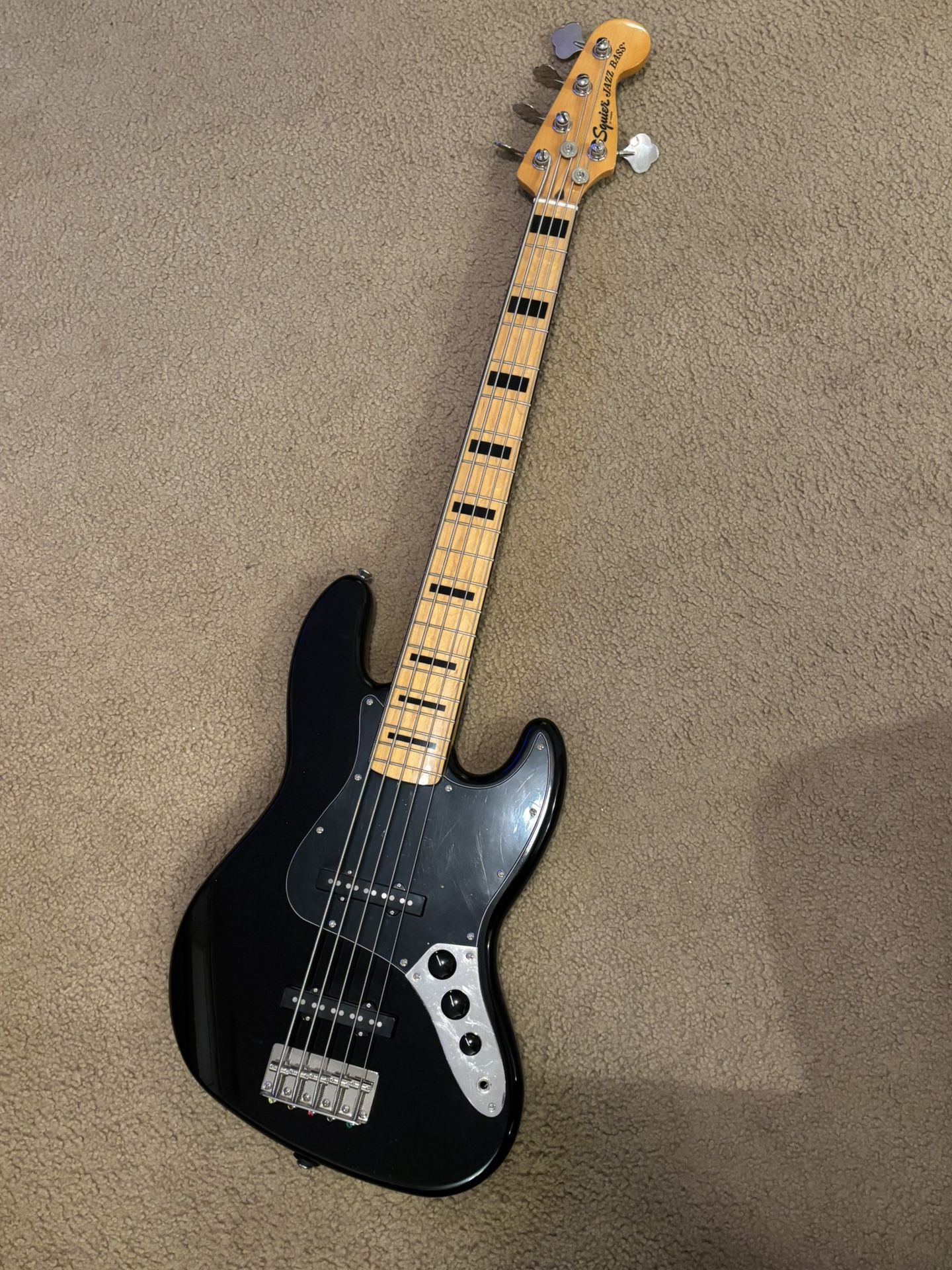 Squier 5-String Jazz Bass