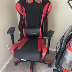 DxRacer Gaming Chair 