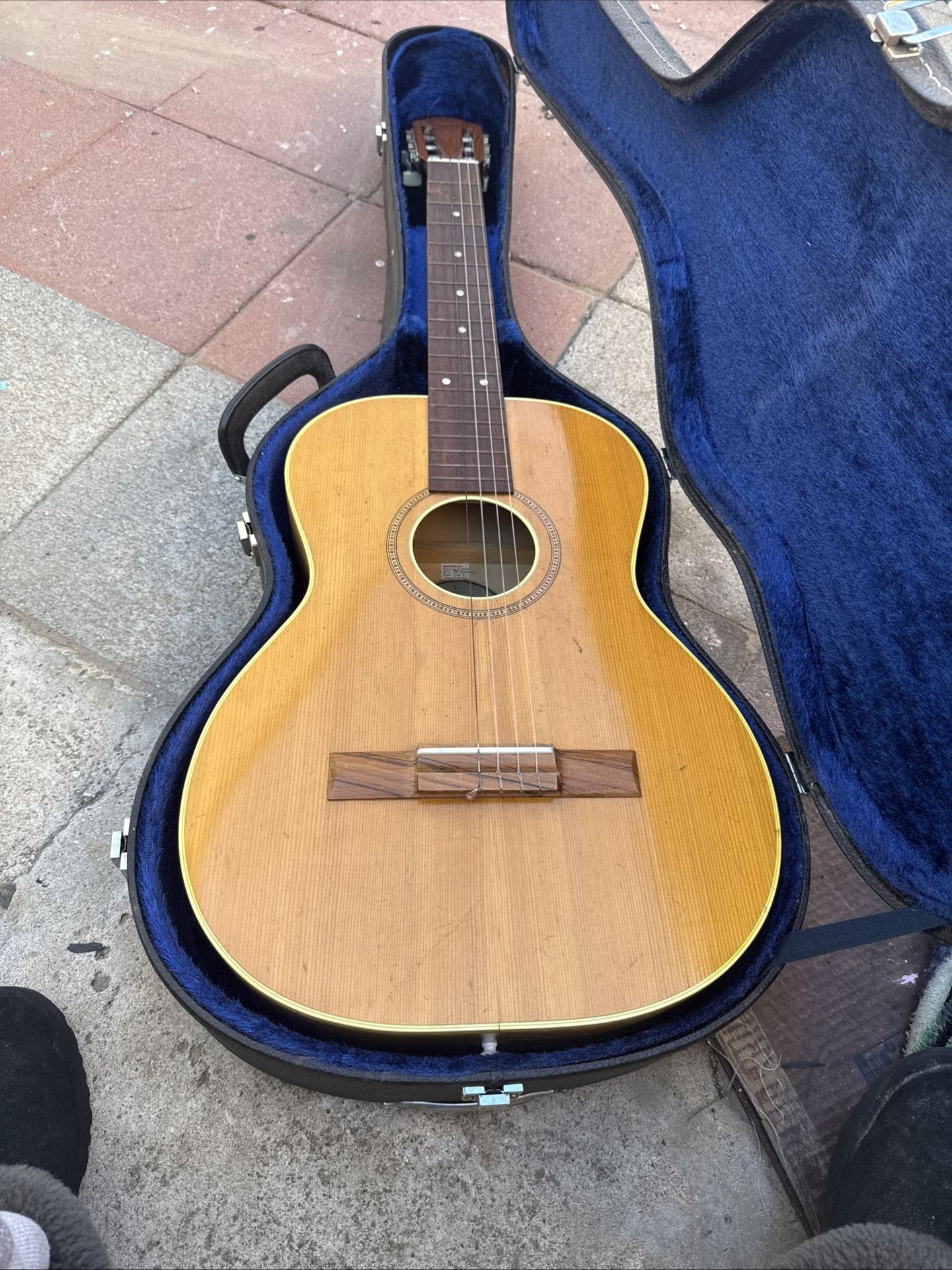 Vintage España Guitar Model 48016