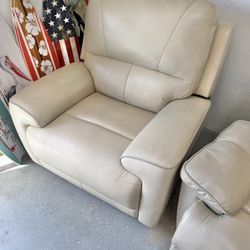 Like New Leather Electric Recliner With Electric Headrests And USB 